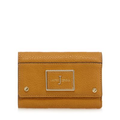 Tan leatherette plaque detail purse